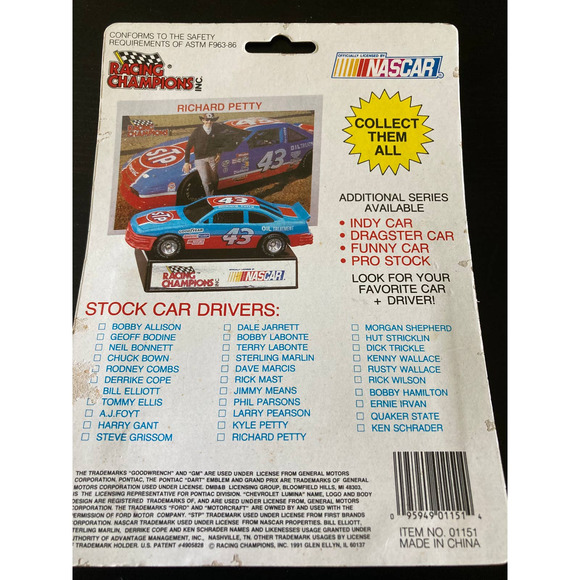 NIB Vintage NASCAR Racing Champions Diecast Stock Car Dave Marcis - Picture 4 of 5